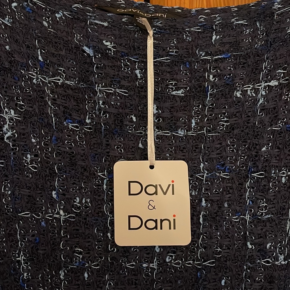 Davi & Dani blue sweater NWT - Picture 2 of 2